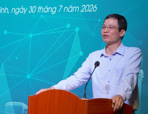 Phó Vụ trưởng Vụ Kinh tế và Xã hội số, Bộ KH-CN Nguyễn Phú Tiến phát biểu tại hội nghị. Ảnh: QUANG HUY
