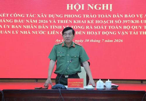 Thiếu tướng Nguyễn Văn Hận, Giám đốc Công an tỉnh An Giang, chủ trì hội nghị.