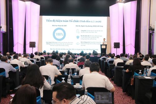 Toàn cảnh hội nghị.