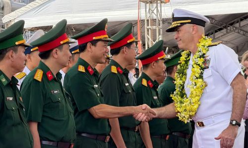 Lễ đón thủy thủ đoàn tàu sân bay USS George Washington.