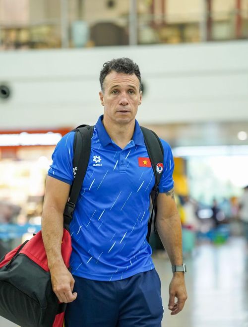 HLV trưởng Diego Giustozzi.