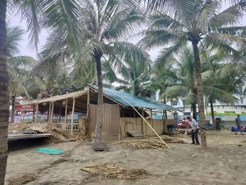Tổ chức tháo dỡ các hạng mục trên bãi biển