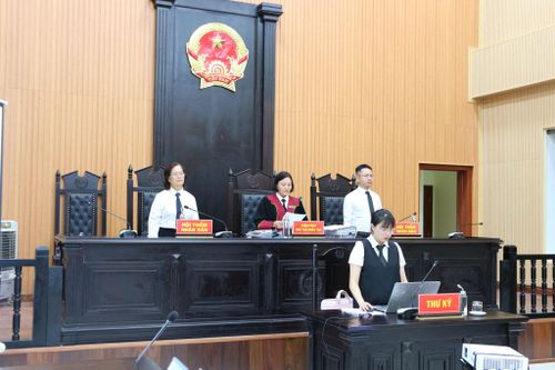 HĐXX đã tuyên phạt bị cáo Măng 1 năm tù.