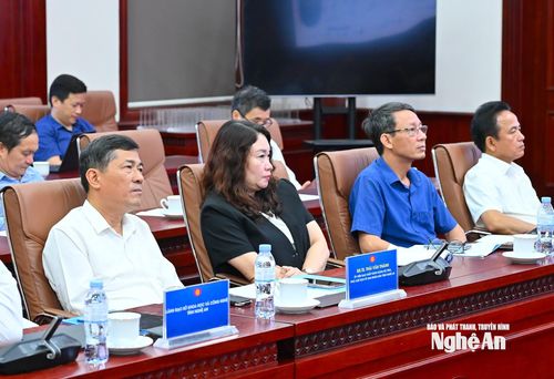 Các đại biểu tham dự tọa đàm. Ảnh: Thành Cường