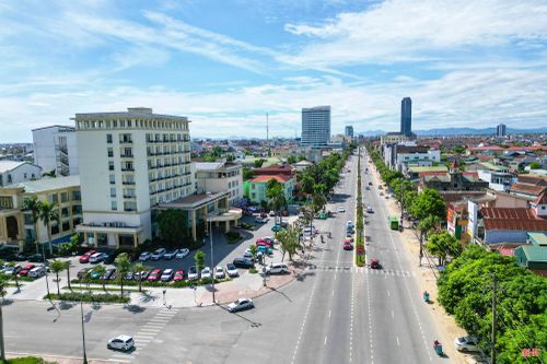 Sau 26 năm xây dựng, Khách sạn Ngân Hà vẫn luôn giữ vững thương hiệu một trong những cơ sở lưu trú hàng đầu của phường Thành Sen.