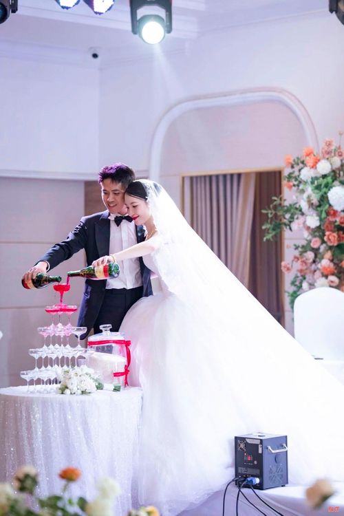 Hội trường tổ chức hội nghị và tiệc cưới sang trọng.