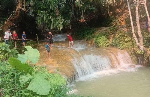 Thác Hiêu, thuộc bản Hiêu, xã Cổ Lũng. (Ảnh: Nguyễn Nam/TTXVN)
