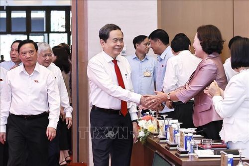 Chủ tịch Quốc hội Trần Thanh Mẫn với đại biểu dự Diễn đàn của Quốc hội về hoạt động giám sát. Ảnh: Doãn Tấn/TTXVN