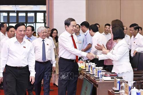 Chủ tịch Quốc hội Trần Thanh Mẫn với đại biểu dự Diễn đàn của Quốc hội về hoạt động giám sát. Ảnh: Doãn Tấn/TTXVN