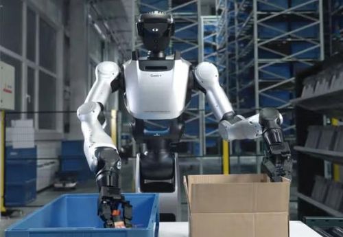 Robot hình người do Geek+ sản xuất đang góp phần đẩy nhanh tự động hóa trong ngành logistics tại Anh. Ảnh: AutomateX