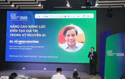 Các chuyên gia tham gia thảo luận tại diễn đàn.