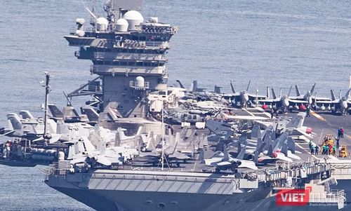 Tàu sân bay USS George Washington sở hữu hai lò phản ứng năng lượng hạt nhân Westinghouse-brand A4W cùng 4 tua-bin hơi, cho phép tàu đạt vận tốc 55km/giờ và hoạt động liên tục trong vòng 50 năm.