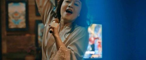 Hát karaoke ngày đêm, nghệ sĩ Vân Dung bị nhóm trẻ sát hại trong phim mới.