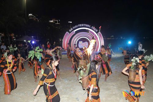 Chương trình nghệ thuật mang đậm bản sắc văn hóa tại An Hải Festival góp phần tạo điểm nhấn trải nghiệm, làm phong phú sản phẩm du lịch biển của phường An Hải.