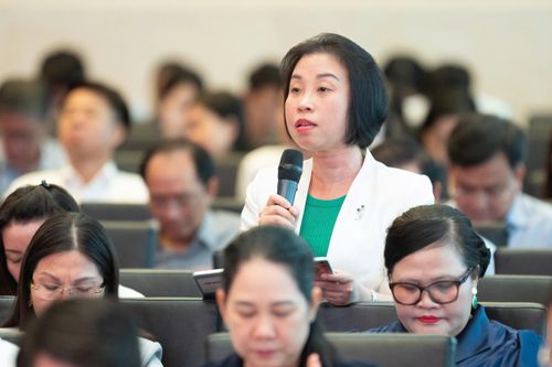 Đại biểu phát biểu thảo luận tại diễn đàn.