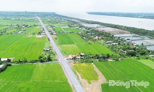 Dự án Đường tỉnh 864 là một trong những công trình trọng điểm của tỉnh (trong ảnh: Đường tỉnh 864 đoạn từ Phước Trung đến Đèn Đỏ nhìn từ trên cao). Ảnh: MINH THÀNH