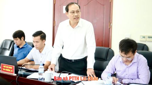 Đại biểu tham gia ý kiến vào các dự án luật.