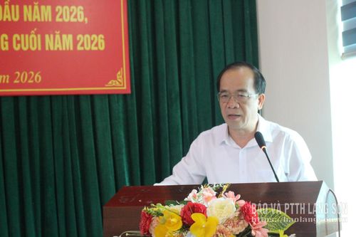 Lãnh đạo Phòng Nghiệp vụ II, Sở Tư pháp phát biểu thảo luận tại hội nghị
