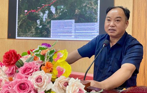 Đại diện chủ đầu tư và UBND xã Ngũ Chỉ Sơn phát biểu tại hội nghị.