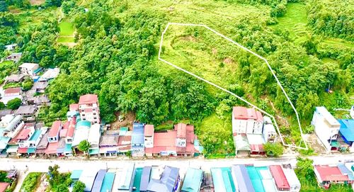 Vị trí vết nứt tại thôn Nước Nóng.