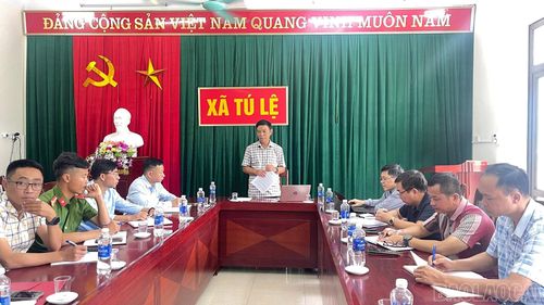 Lãnh đạo Sở Nông nghiệp và Môi trường phát biểu tại buổi làm việc.
