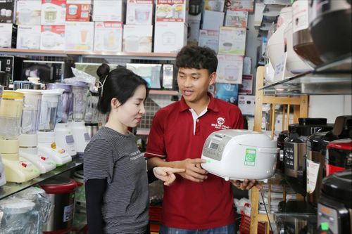 Nhiều hộ kinh doanh trên địa bàn xã Đức Lập (Lâm Đồng) đã hiểu rõ quy định thuế nhờ được cơ quan thuế hướng dẫn, giải đáp kịp thời
