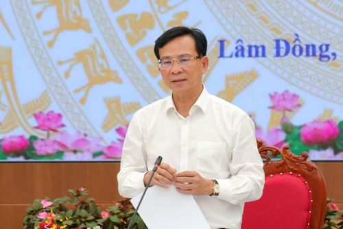 Ủy viên Ban Chấp hành Trung ương Đảng, Phó Bí thư Tỉnh ủy, Chủ tịch UBND tỉnh Hồ Văn Mười yêu cầu gắn KPI cho từng ngành, lĩnh vực, địa bàn và từng cá nhân để đánh giá từng nhóm kết quả