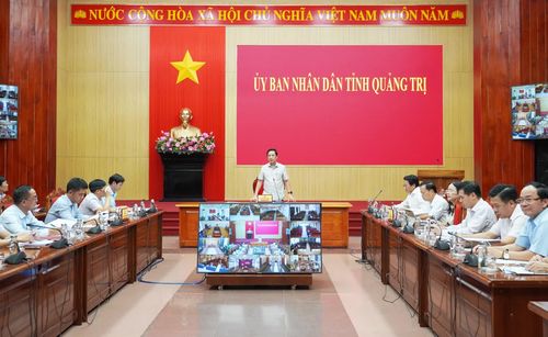 Đồng chí Phó Chủ tịch Thường trực UBND tỉnh Hoàng Nam chủ trì cuộc họp - Ảnh: X.P