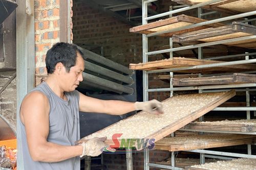 Nông dân xã Sông Mã đầu tư lò sấy long nhãn.