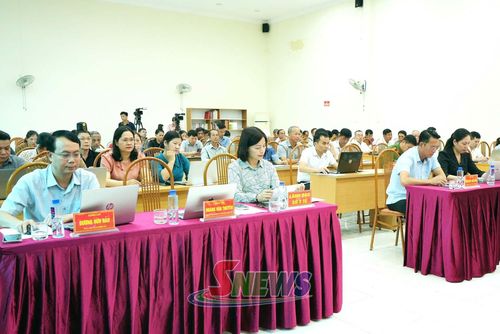 Các đại biểu tham dự hội nghị.