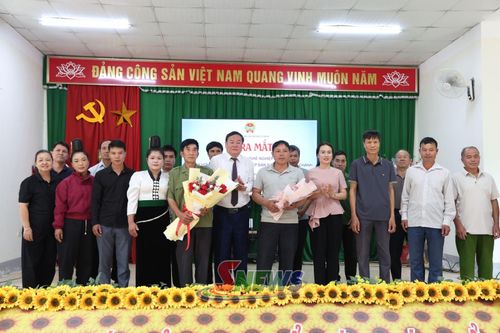 Ra mắt Chi hội Nông dân nghề nghiệp nuối dúi bản Nam.