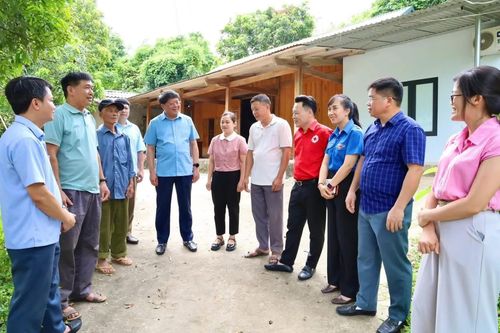 Lãnh đạo MTTQ tỉnh nắm bắt tâm tư, nguyện vọng của người dân trước sáp nhập.