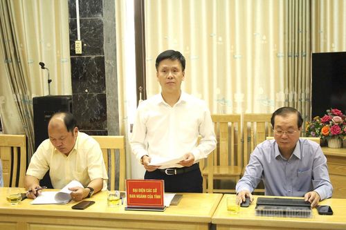 Đại biểu góp ý dự thảo Luật sửa đổi, bổ sung một số điều của Luật Người lao động Việt Nam đi làm việc ở nước ngoài theo hợp đồng.