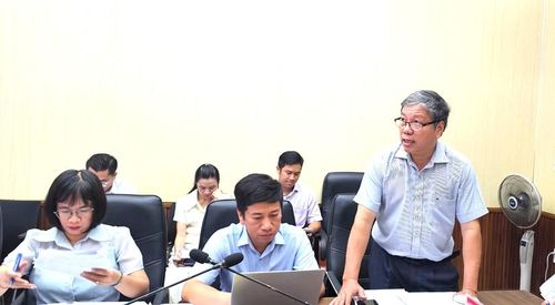 Đồng chí Trần Minh Long, Phó Giám đốc Sở Nội vụ, Phó Trưởng ban Tổ chức Hội thi, báo cáo công tác chuẩn bị vòng chung khảo.