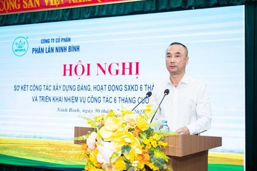 Ông Phạm Mạnh Ninh, Bí thư Đảng ủy, Chủ tịch HĐQT Công ty phát biểu chỉ đạo tại Hội nghị