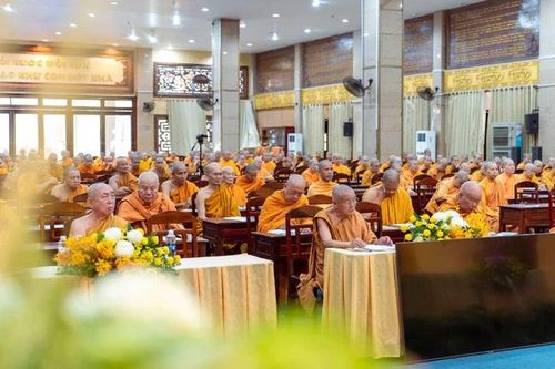 Cùng sinh hoạt trong một trú xứ, cùng thực hành giới luật, cùng nghe pháp, học đạo và kiểm điểm sự tu tập của bản thân