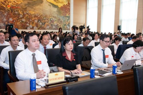Các đại biểu tham dự Diễn đàn. Ảnh: Lâm Hiển