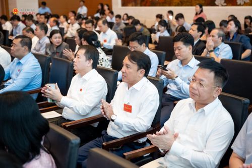 Các đại biểu tham dự Diễn đàn. Ảnh: Lâm Hiển