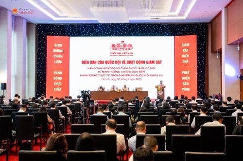 Phó Chủ tịch Quốc hội, Thượng tướng Nguyễn Doãn Anh phát biểu bế mạc Diễn đàn. Ảnh: Phạm Thắng