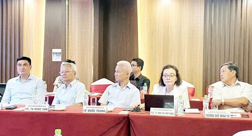Các đại biểu tham dự hội thảo