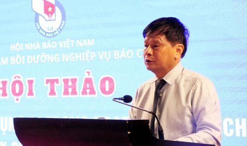 Phó Chủ tịch Hội Nhà báo Việt Nam phụ trách khu vực phía Nam Trần Trọng Dũng phát biểu tại Hội thảo