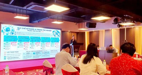 Nhiều ý kiến cho rằng, AI có thể hỗ trợ đắc lực trong thu thập dữ liệu, phân tích thông tin, biên tập, sản xuất sản phẩm đa phương tiện hay cá nhân hóa nội dung cho độc giả. Song công nghệ không thể thay thế vai trò kiểm chứng thông tin, bản lĩnh chính trị, đạo đức nghề nghiệp và trách nhiệm xã hội của người làm báo.