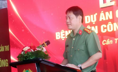 Thượng tá Đinh Tùng An, Phó Giám đốc Công an TP Cần Thơ phát biểu tại buổi lễ khởi công.