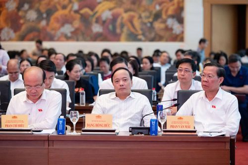 Các đại biểu dự diễn đàn