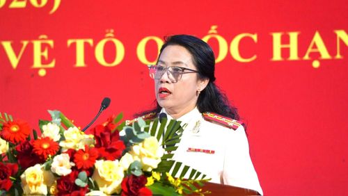 Đại tá Đỗ Thị Huyền Lan, Hiệu trưởng Trường Văn hóa CAND I trình bày diễn văn kỷ niệm.