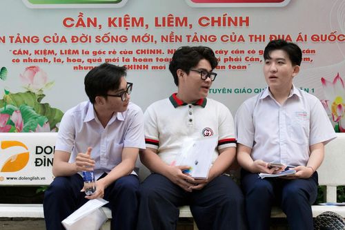 TS Toàn cho rằng các trường phổ thông cần chủ động đưa kỹ năng làm bài trên máy tính vào quá trình dạy học Ảnh minh họa: Thái An.