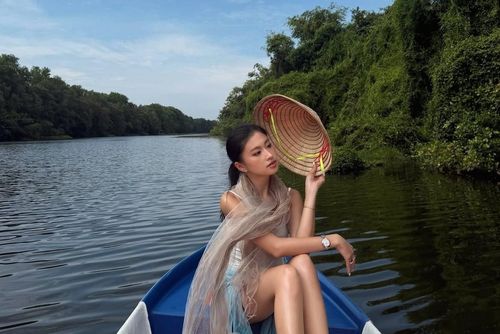 Như Thủy ghé thăm Khu bảo tồn sinh thái Đồng Tháp Mười, ngày 13/7. Ảnh: @nhuthuuy.