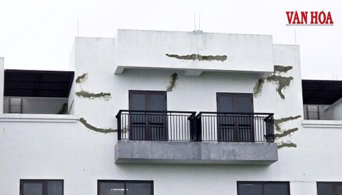 ... Chủ đầu tư phải cho gia trát lại