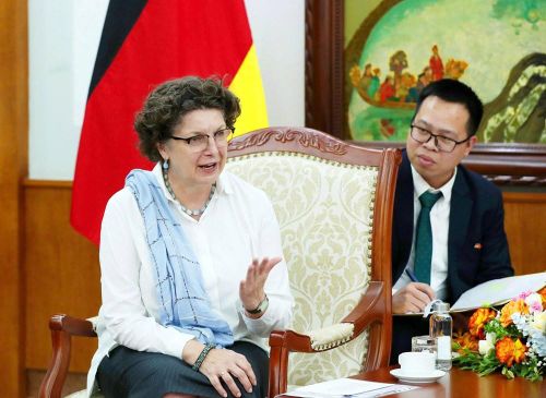 Đại sứ CHLB Đức tại Việt Nam Helga Margarete Barth