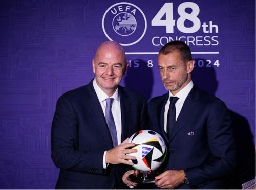 Chủ tịch FIFA Gianni Infantino (trái) và Chủ tịch UEFA Aleksander Ceferin